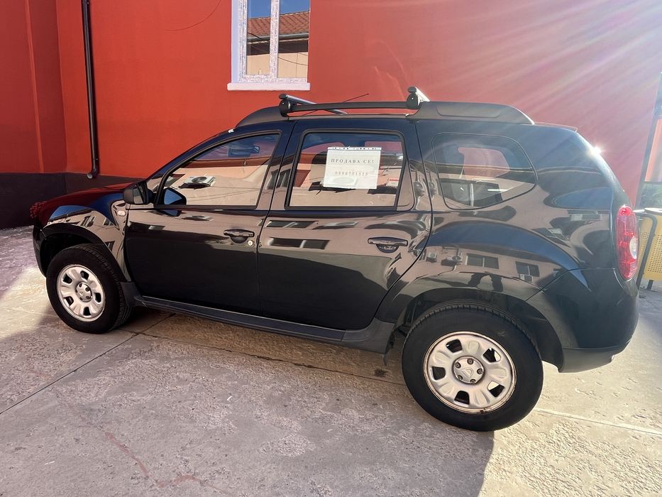 Дачия Дъстър СУВ 4x4 2013 г с комплект летни и зимни гуми