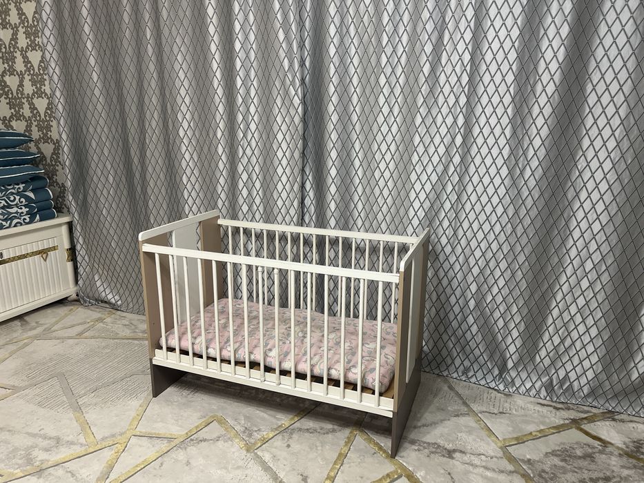 Кровать манеж продам 5000