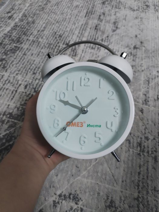 Продам  будильник