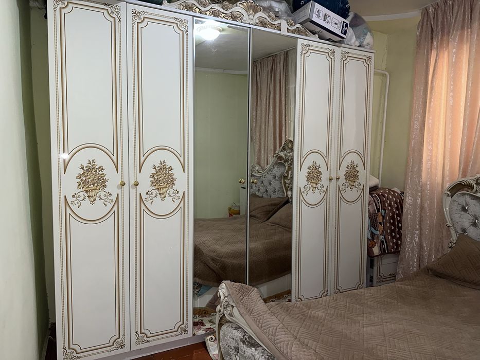 Спальный гарнитур