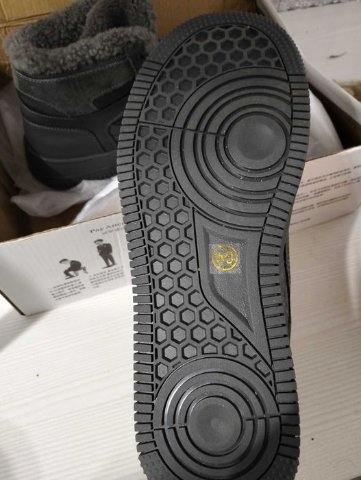 Зимние кроссовки унисекс