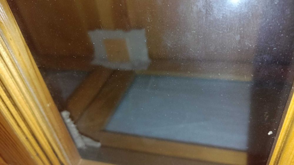 vitrine din lemn masiv cu sticlă, kit complet ambalat din fabrică