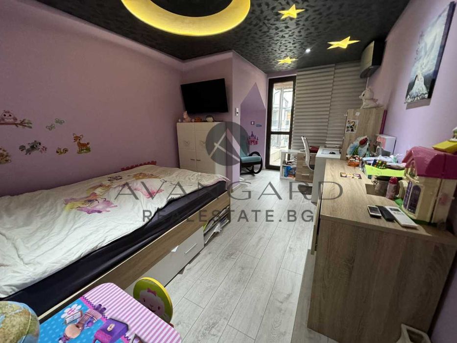 Продава се Тристаен апартамент в Пловдив, Център - 102 кв.м за 2390 €/кв.м - Снимка #4