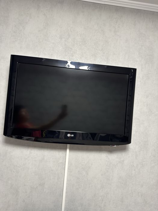 Телевизор LG 81 см