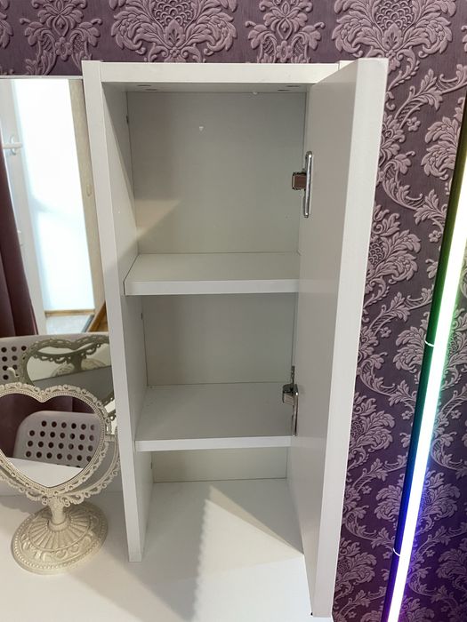 Трендовый туалетный столик