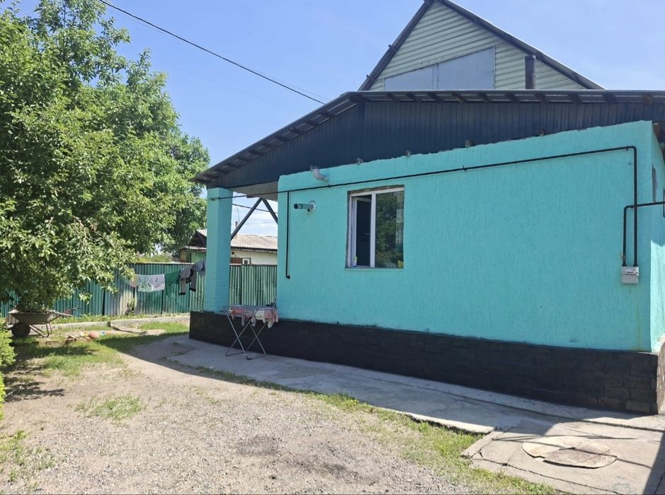 Продам дом из 4 комнат.
