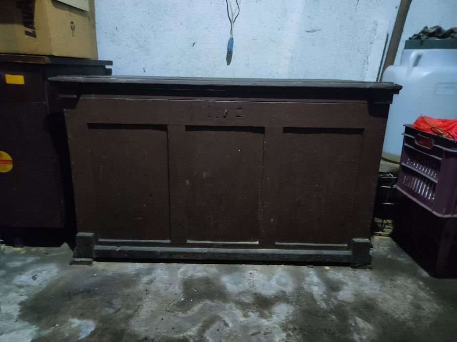 Стар сандък за дрехи