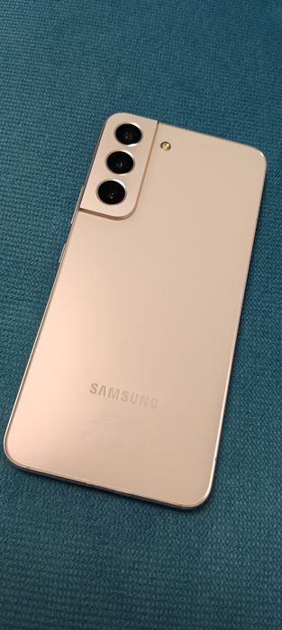 Samsung Galaxy S22 / 128 GB / 8 Gb ram. Culoare ROZ. Cumpărat de nou.