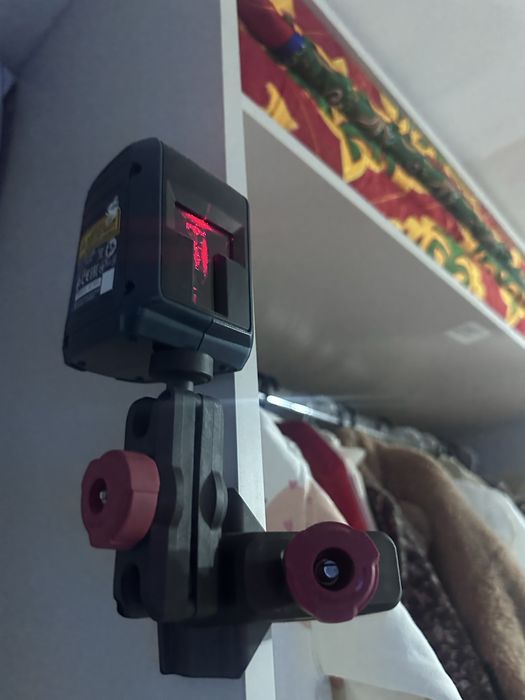 Продам лобзик и лазерный уровень