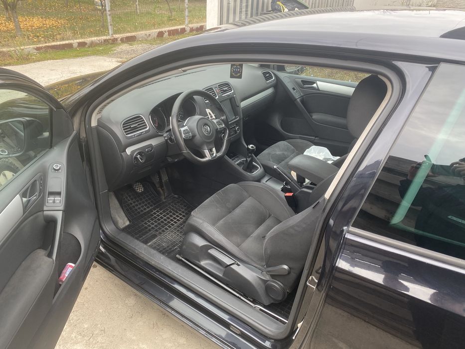 Vând Volkswagen Golf 6, motor 2.0 TDI 140 CP