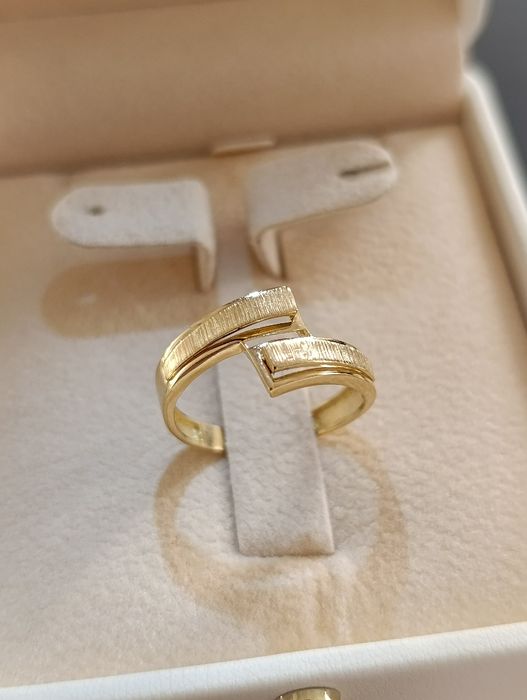 Золотое кольцо, Турецкая модель, цвет жёлтый,проба585,вес 1,74гр,р 18