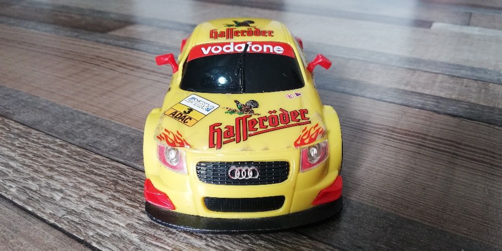 Masinuta Audi de jucarie