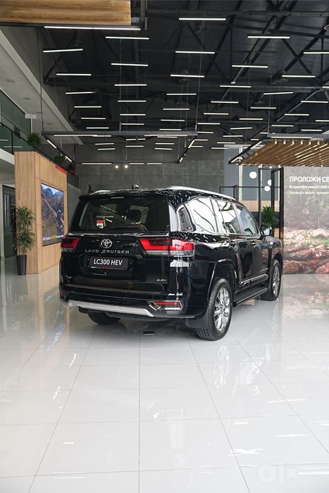 Toyota Land Cruiser 300 hybrid