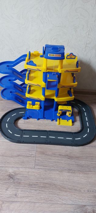 Паркинг JET для машинок