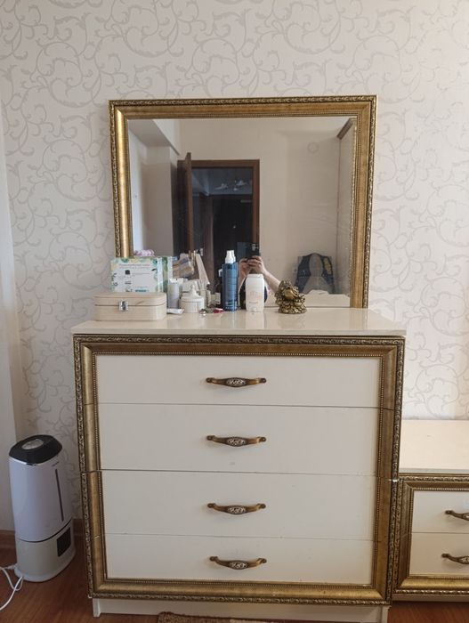 Продаётся спальный гарнитур