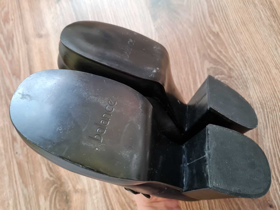 Дамски обувки от естествена кожа 38-ми номер.