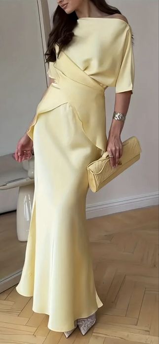 Платье атласное НОВАЯ!!!