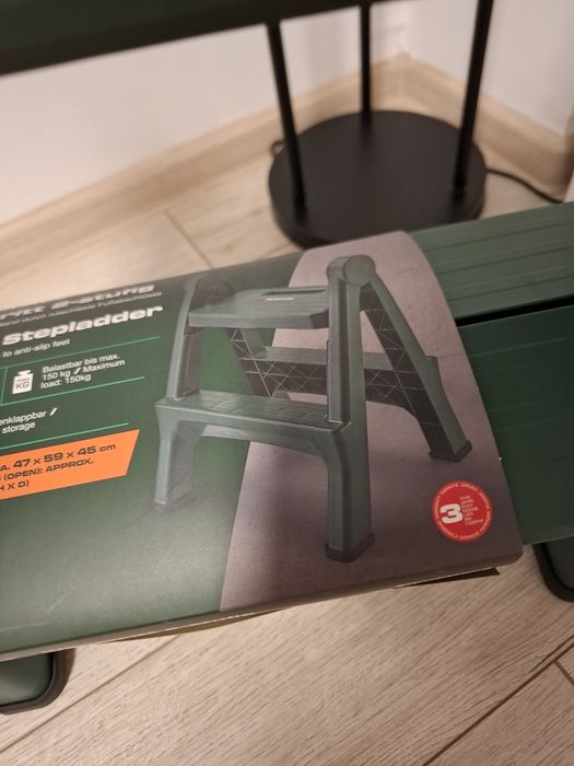 Scara pliabila 2 trepte,150 kg sarcina,ușoară si practica la orice