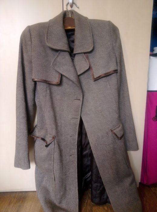 Пальто  весна осень 44  46 размер
