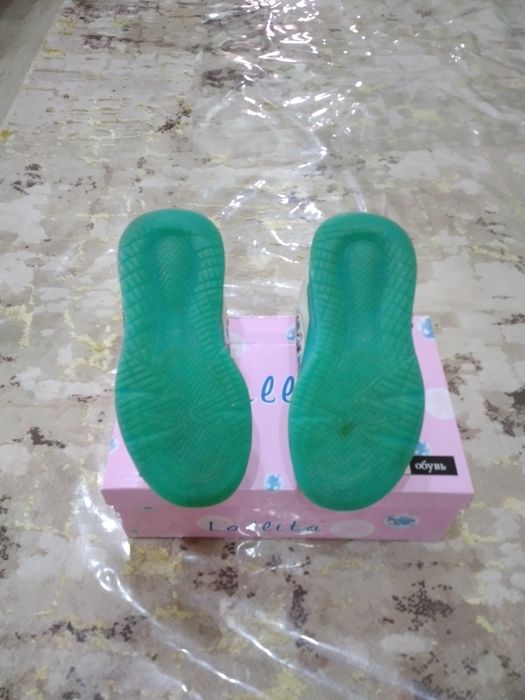 Детские кроссовки кожаные