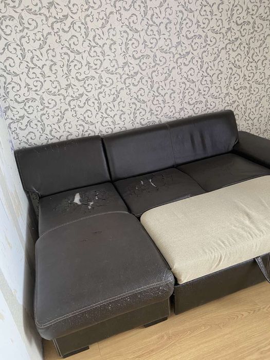 Ъглов диван,кожа.