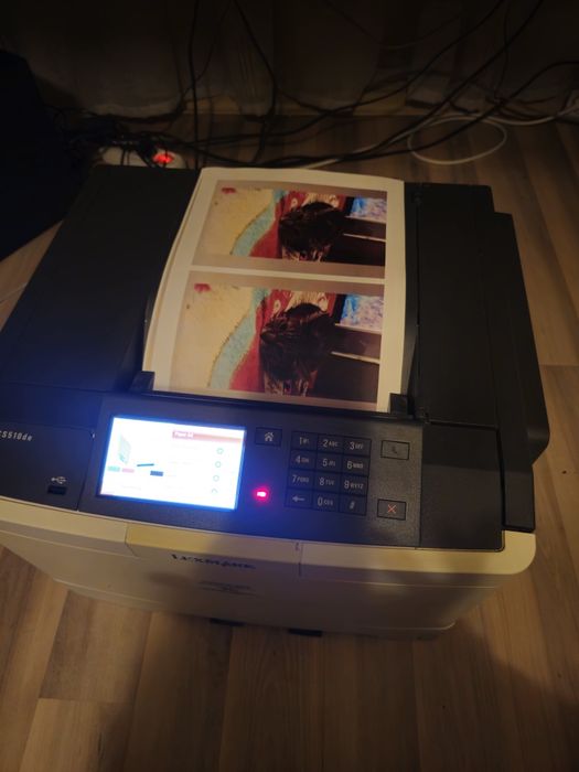 Лазерен Цветен Принтер Lexmark CS510de + Всички тонери