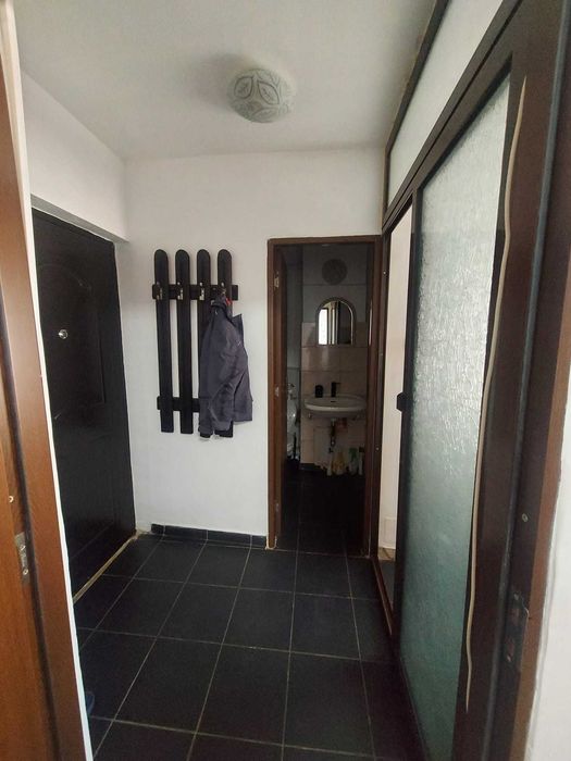 Închiriez garsonieră