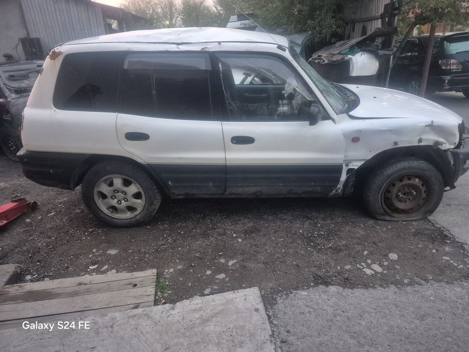 На запчасть Тойота раф 4