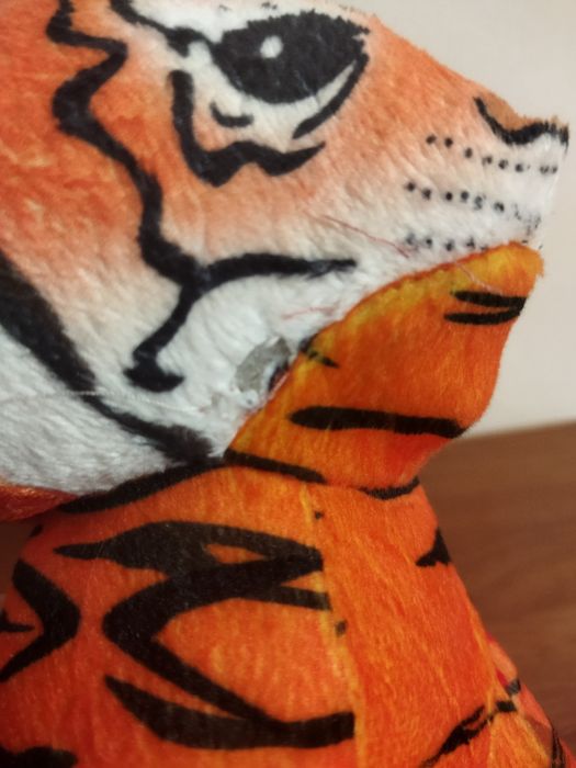 Плюшевая игрушка для ребенка тигр