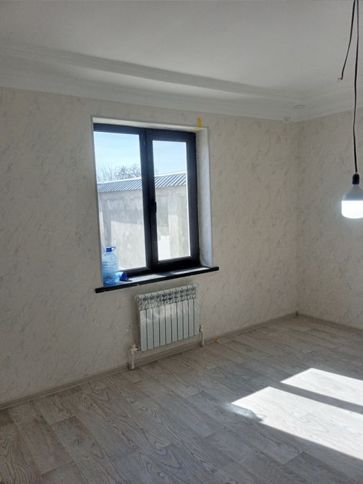 Продам дом 100 кв.  Метров.2.5 соток  можно в кредит