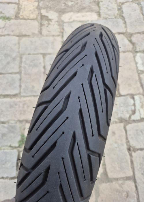 O bucată 120/70 R16 M/C 57S Michelin City Grip 2
