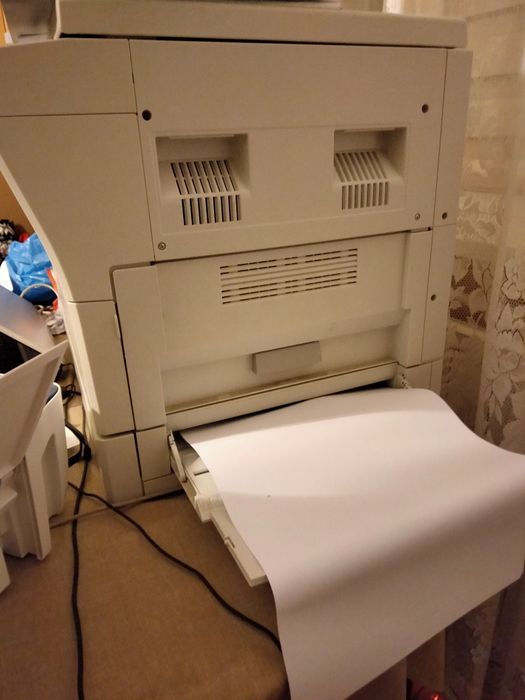 Vând imprimanta multifuncționala.