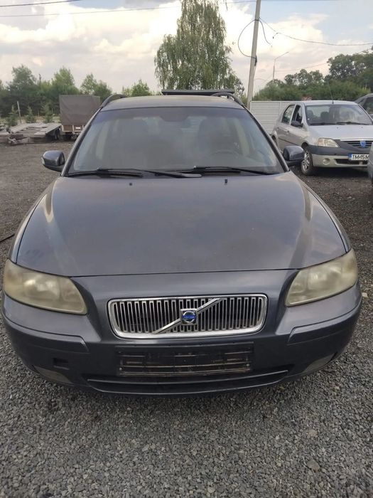 Dezmembrez Volvo V70  an 2008 motor 2.4 euro 4 Automat