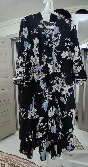 Продам платья новые