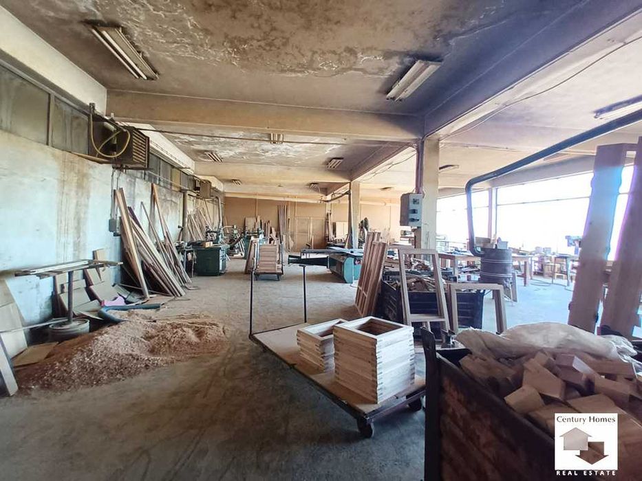 116280 Голяма промишлена сграда, със собствен парцел, за продажба в с. Велчево, само на 15 км. от Велико Търново