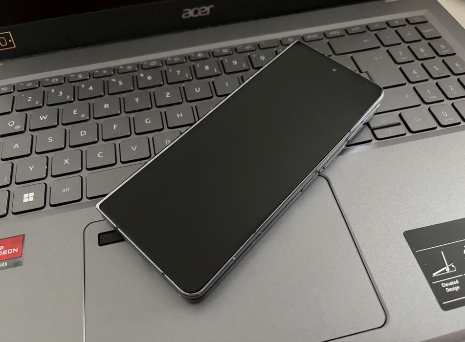 Samsung Fold 4 de 256 GB si 12 RAM