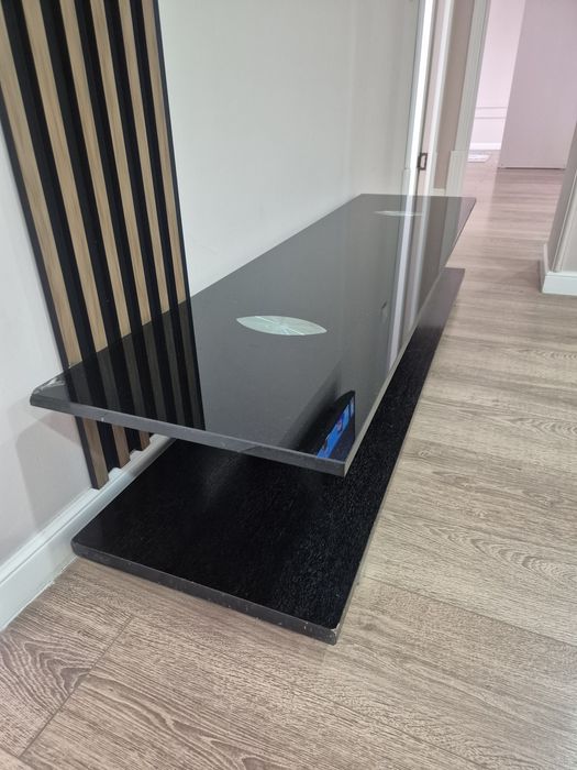 Подставка под ТВ.