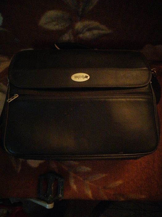 Vând geanta avalon sau borseta