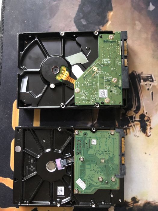 2та хард диск сотилади HDD