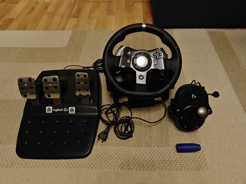 Волан Logitech G920 със скростен лост