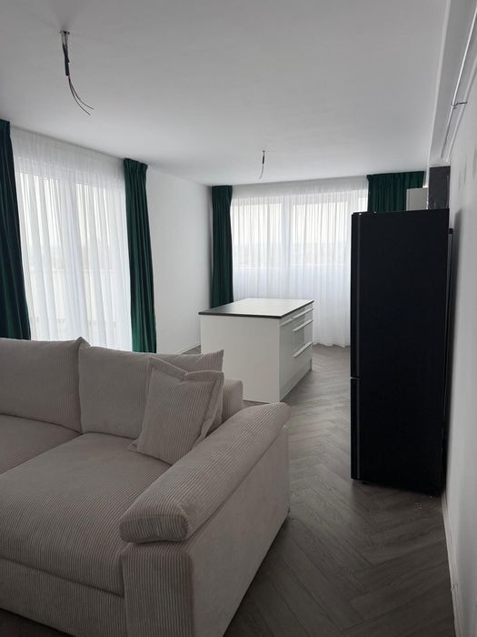 Închiriez apartament 3 camere ! Panorama spectaculoasă !