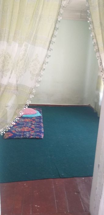 Xovli sotiladi 4.2 sutik 4 xona bor