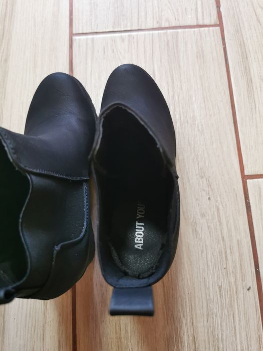 100 lei, ghete fără defecte