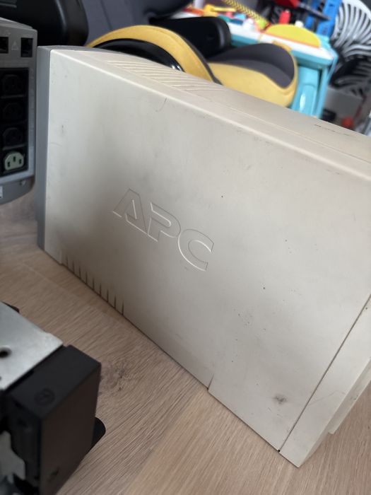 UPS APC Back-UPS 500, 230V