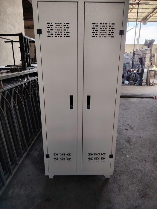 Metall shkaflar ofis va kiyim. Lar uchun