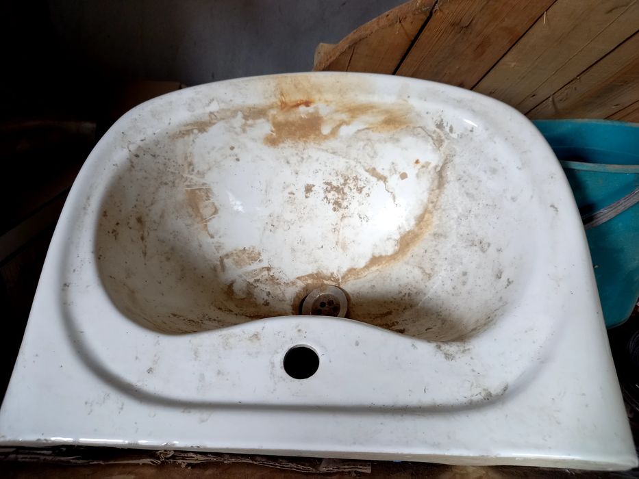 Продаётся раковина  без ножки бу.