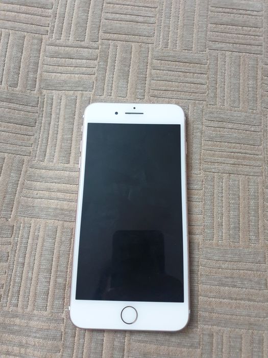 Продам телефон Iphon 7+