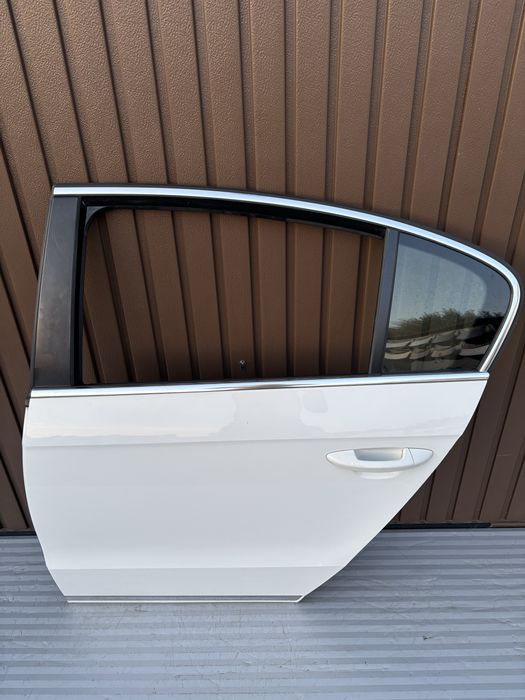 Usa st spate vw Passat B7•Limuzina • cod de culoare LB9A•2011-2015•
