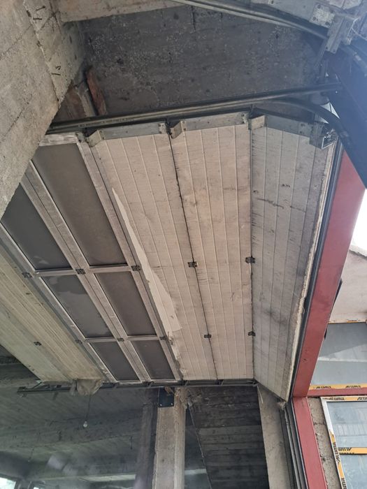 Poarta rulantă care a fost montata la service