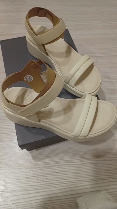 Разпродажба Дамски обувки ecco различни видове